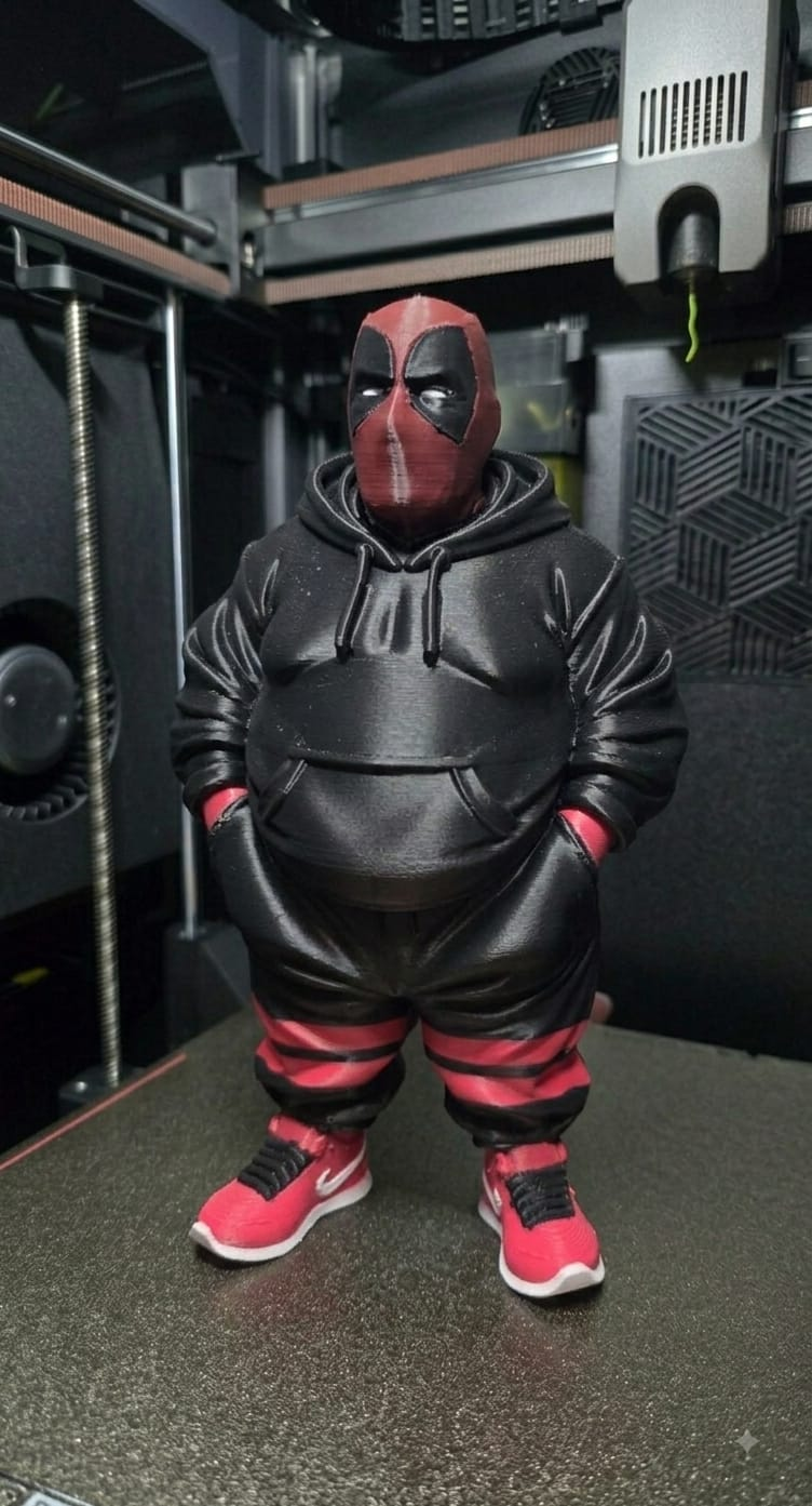 Figura de superhéroe gordito Deadpool impresa en 3D